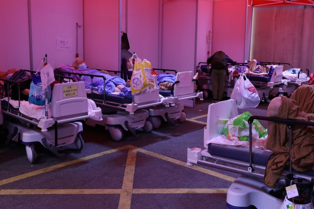 Coronavirus patients crowd a temporary waiting area outside the accident and emergency department of Yan Chai Hospital in Tsuen Wan earlier this week. Photo: Yik Yeung-man