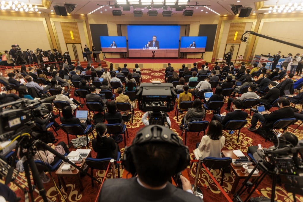 Premier Li Keqiang has pledged that China will offer up a variety of “oxygen-supplying” measures to help counter risks to economic growth in 2022. Photo: EPA-EFE