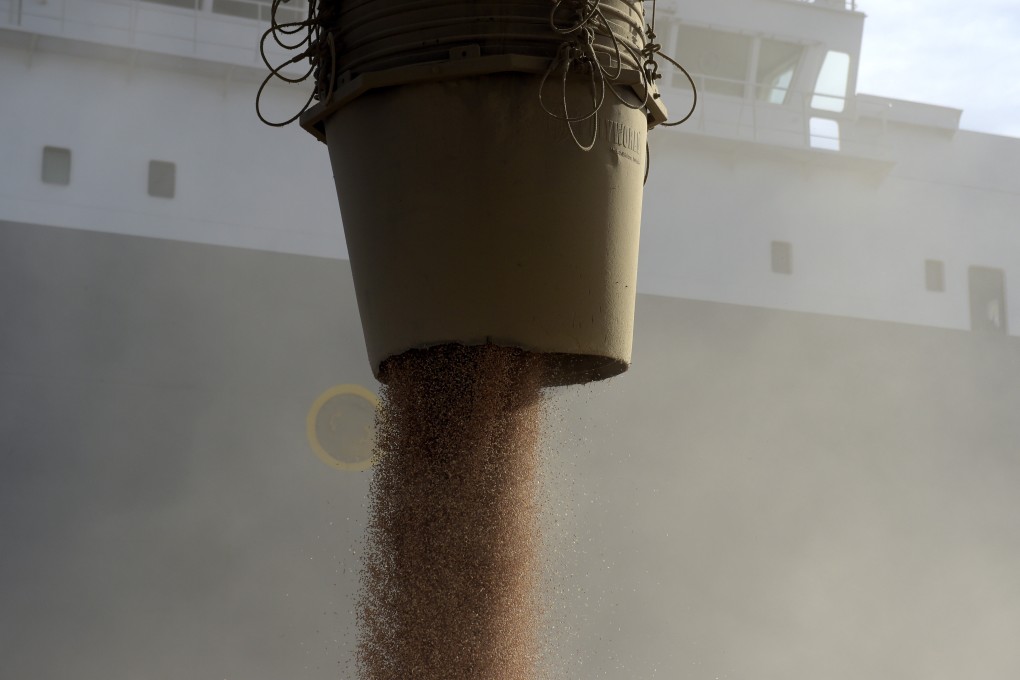 Wheat is loaded onto a bulk carrier at the Port of Geelong in Victoria, Australia. Wheat prices soared to their highest level since 2008 amid fears of a global shortage as the Ukraine war shuts off over 25 per cent of the world’s exports. Photo: Bloomberg
