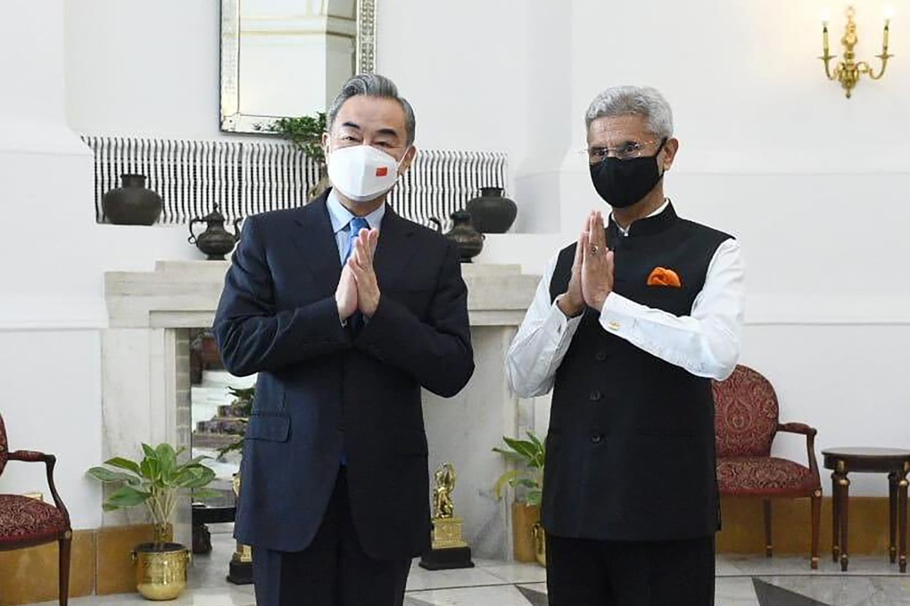 Subrahmanyam Jaishankar, India’s external affairs minister, poses with Chinese counterpart Wang Yi before their meeting in New Delhi. Photo: AP