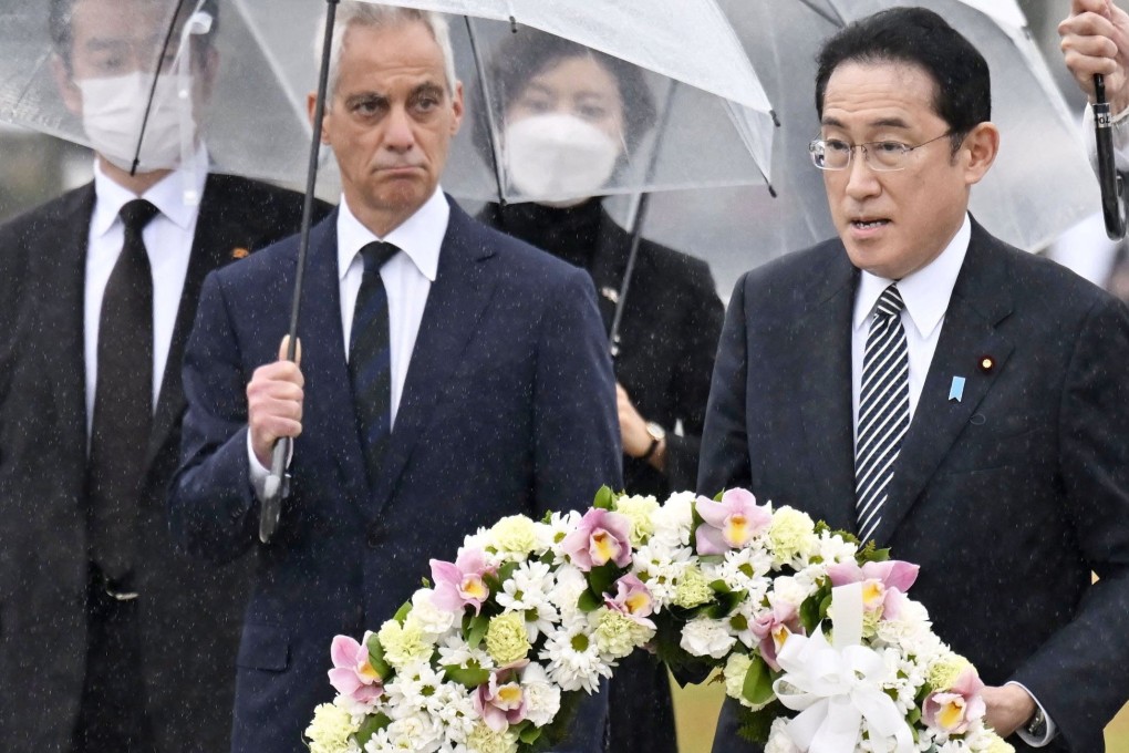 Japanese Prime Minister Fumio Kishida and US Ambassador to Japan Rahm Emanuel visit Hiroshima’s Peace Memorial Park. Photo: Reuters