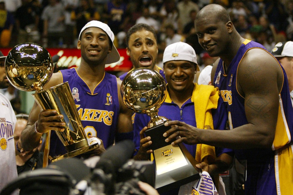 World champions together at the Los Angeles Lakers Shaquille O’Neal (right) now has an Oscar like former teammate Kobe Bryant (far left). Photo: AP