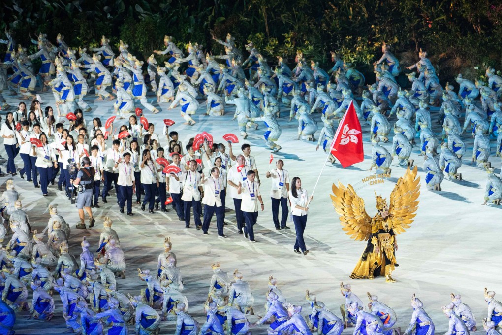 Fencer Vivian Kong Man-wai leads the Hong Kong delegation at the 2018 Asian Games opening ceremony in Jakarta. Photo: Xinhua