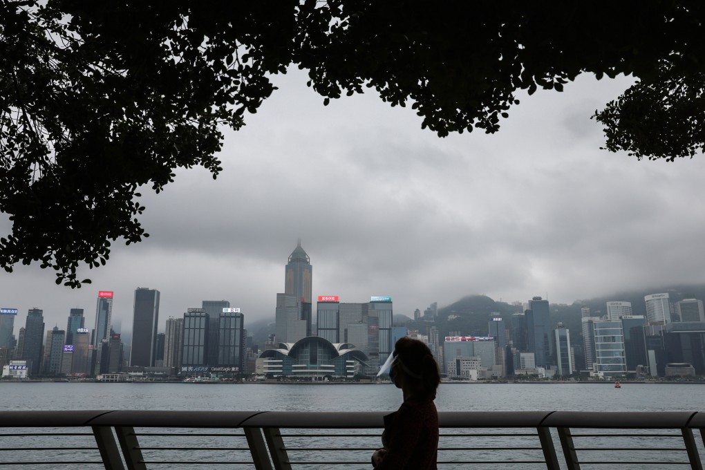 Hong Kong traders are also keeping a close watch on corporate earnings, with the deadline for annual results ending on Thursday. Photo: Nora Tam