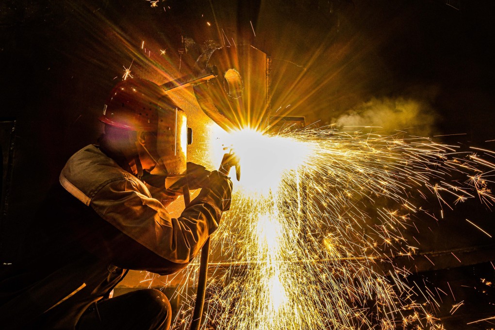 China’s manufacturing purchasing managers’ index dropped to 49.5 in March, according to the statistics bureau, the first time it has dipped below 50 in five months. Photo: Xinhua