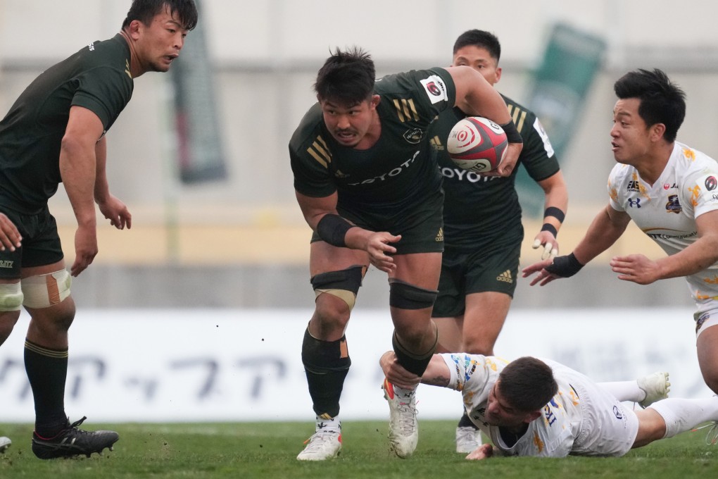 Kazuki Himeno (centre) of Japan in a league game event for the Toyota Verblitz against the Shining Arcs Tokyo-Bay Urayasu. Photo: Japan Rugby League One