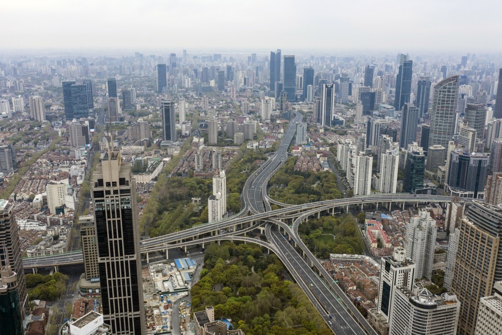 Empty roads during a phased lockdown due to Covid-19 in Shanghai on Tuesday, April 5, 2022. Photo: Bloomberg