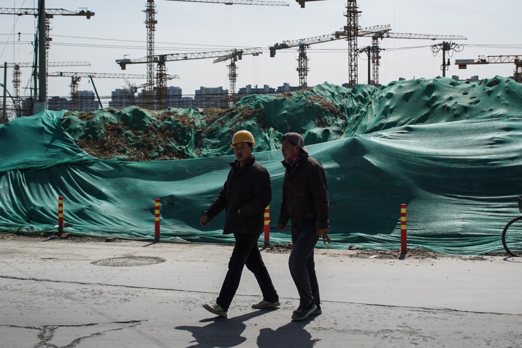 China’s Caixin/Markit services purchasing managers’ index (PMI) fell to 42 in March from 50.2 in February, data released on Wednesday showed. Photo: EPA-EFE