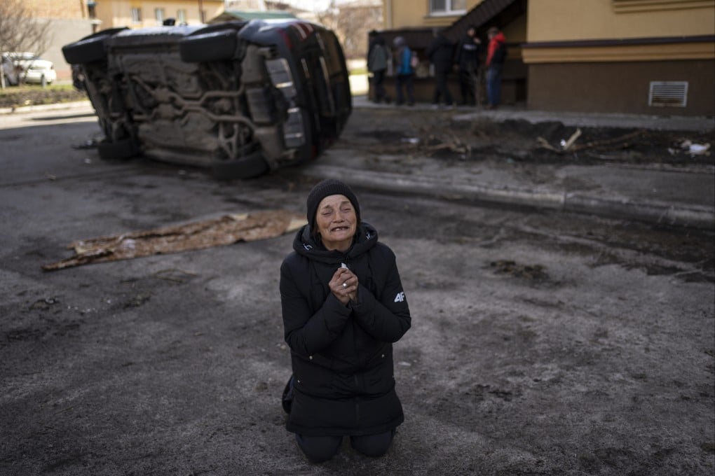 Tanya Nedashkivs’ka, 57, mourns the death of her husband, killed in Bucha, on the outskirts of Kyiv, Ukraine, on April 4. Photo: AP