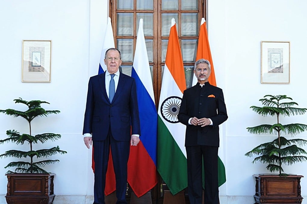 Indian External Affairs Minister Dr. S. Jaishankar welcoming Minister of Foreign Affairs of the Russian Federation Sergey Lavrov in New Delhi on April 1, 2022. Photo: EPA-EFE