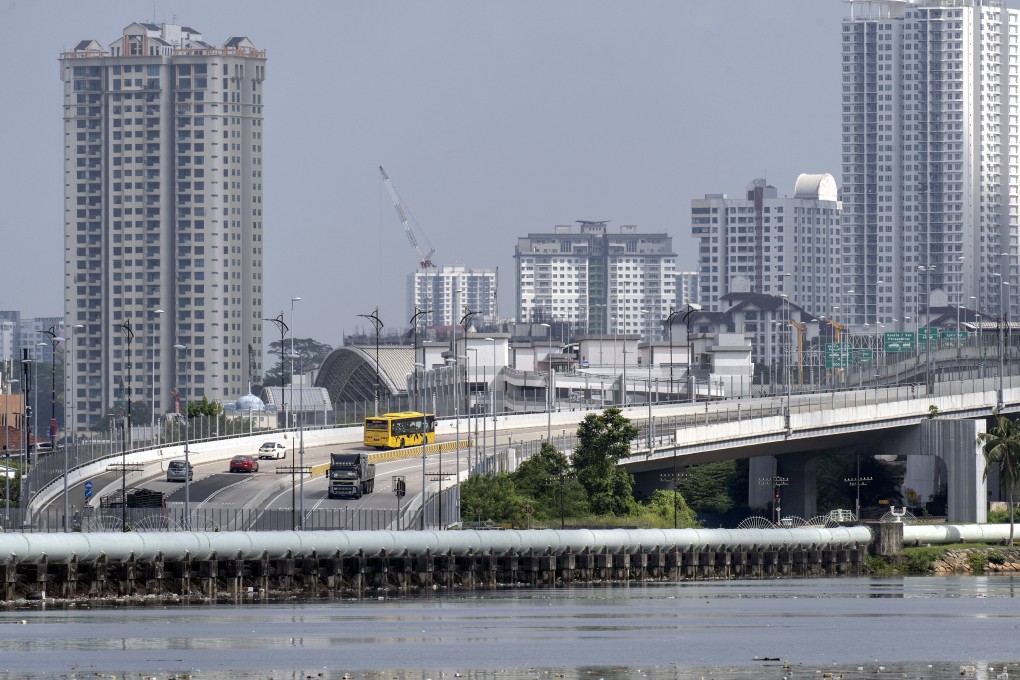 Vehicles on the Johor-Singapore Causeway on April 1, 2022. Photo: Bloomberg