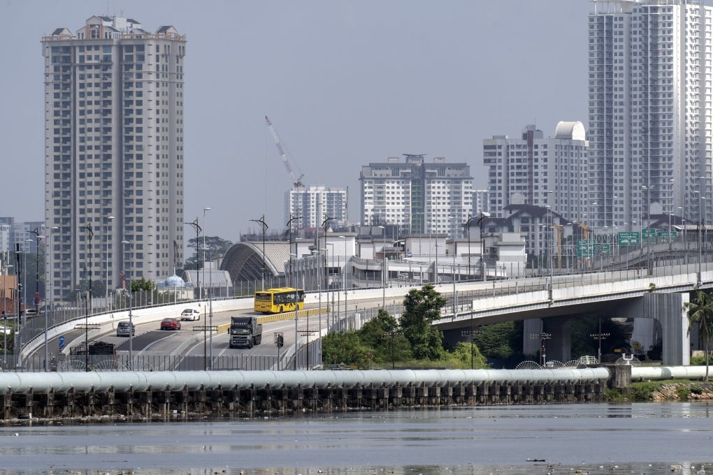 Vehicles on the Johor-Singapore Causeway on April 1, 2022. Photo: Bloomberg
