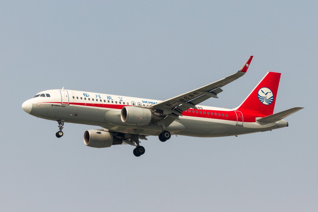 Sichuan Airlines has confirmed that an employee has been suspended. Photo: SGN-VVTS