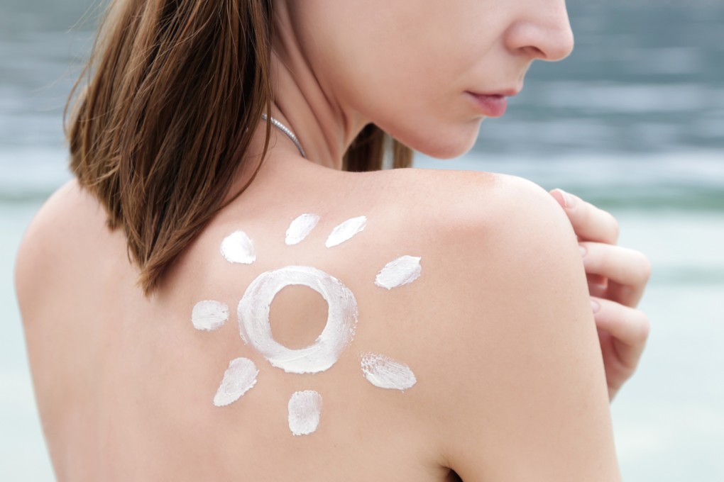 Sunscreen is a simple step that keeps skin healthy and prevents health risks like skin cancer but which is better, mineral or chemical? Photo: Shutterstock