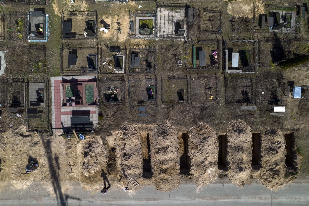 Graves of civilians killed in Bucha, on the outskirts of Kyiv, Ukraine. Photo: AP