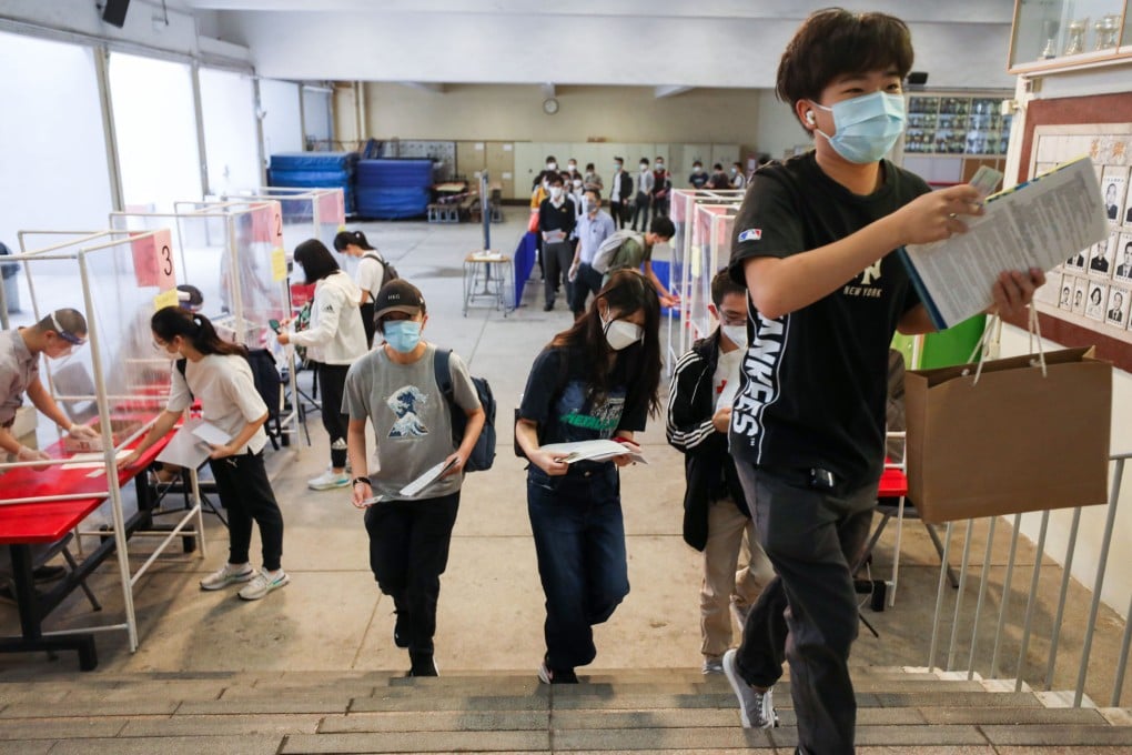 Students head into the exam centre at Wong Siu Ching Secondary School in Tsuen Wan. Photo: Xiaomei Chen