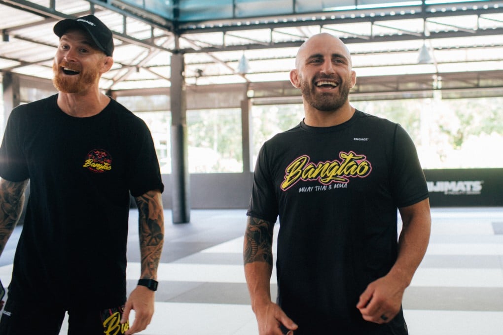 Alex Volkanovski (centre) with coach Frank Hickman ahead of his seminar at the Bangtao Muay Thai & MMA gym. Phots: Criscarlo Chua