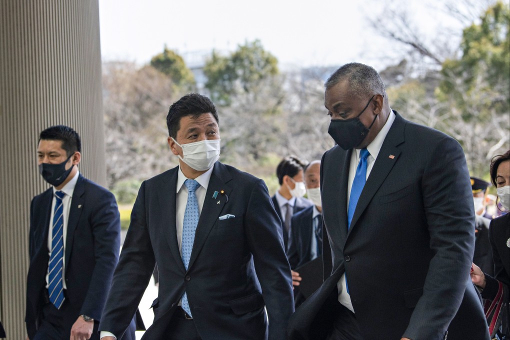 Japanese Defense Minister Nobuo Kishi receives US Secretary of Defense Lloyd Austin (R) at the Ministry of Defense in Tokyo in March 2021. Photo: Planet Pix via ZUMA Wire/dpa