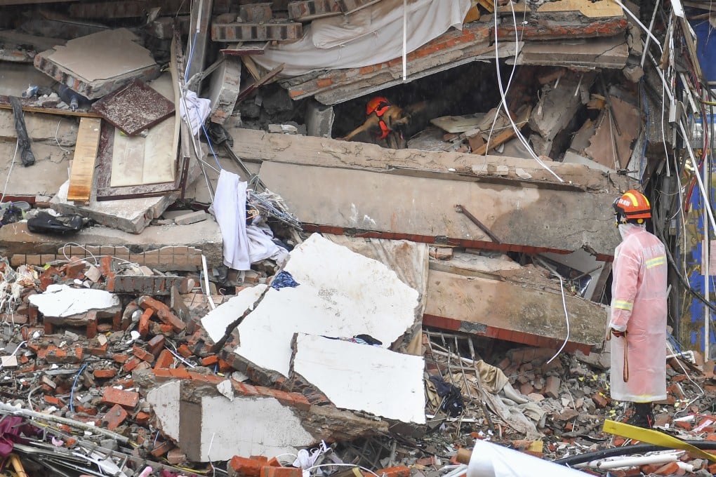 Rescuers are searching for survivors in the rubble. Photo: Xinhua