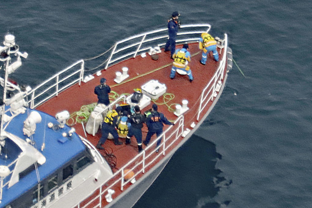 A Hokkaido police vessel searches for the tourist boat Kazu I, that sank on April 23 with 26 people on board/ 12 people are still missing. Photo: Kyodo
