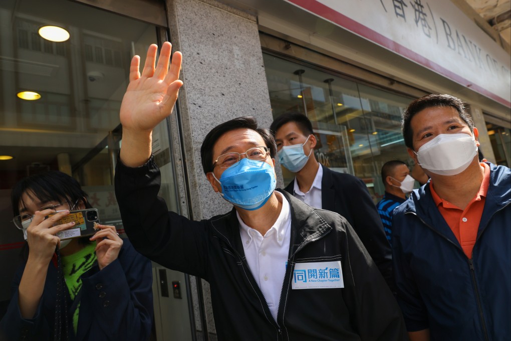 Chief Executive hopeful John Lee Ka-chiu meets Hong Kong Fishermen Consortium at Aberdeen.  Photo: Dickson Lee