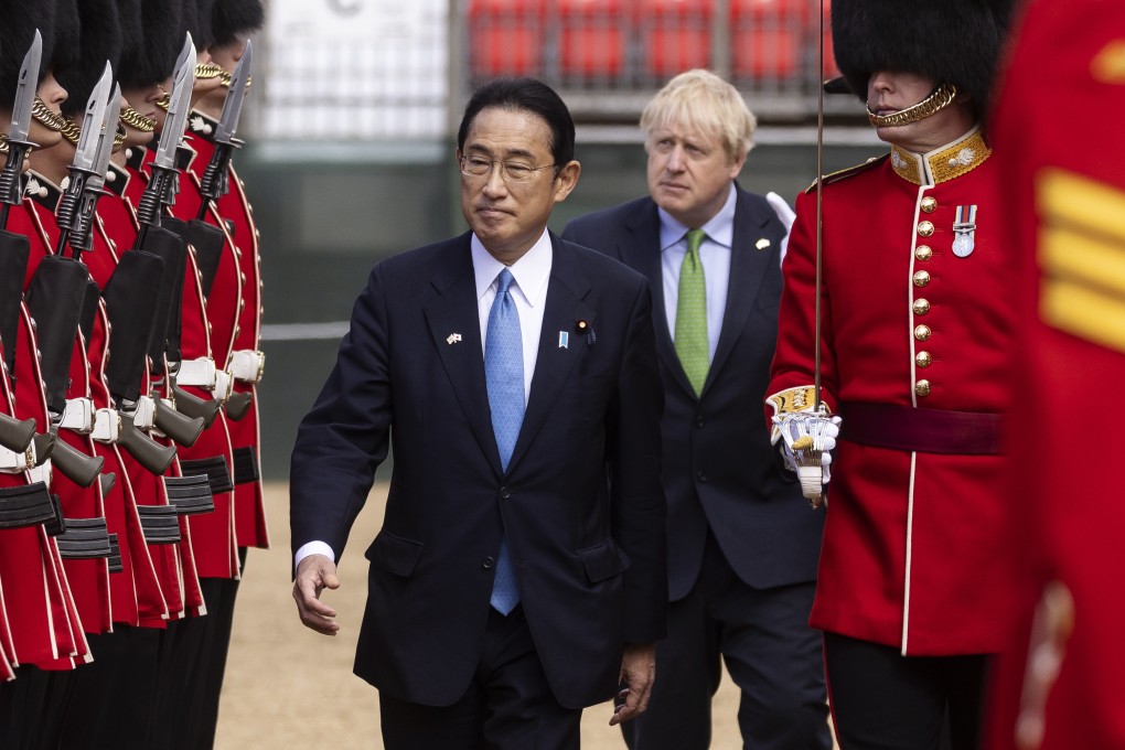 UK Prime Minister Boris Johnson welcomes Japanese Prime Minister Fumio Kishida with a Guard of Honour in London on Thursday. Photo: PA Wire via dpa
