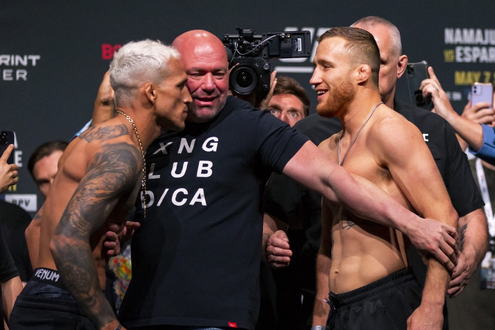 UFC president Dana White separates Charles Oliveira (left) and Justin Gaethje during their face off at the UFC 274 ceremonial weigh-ins. Photo: USA TODAY Sports