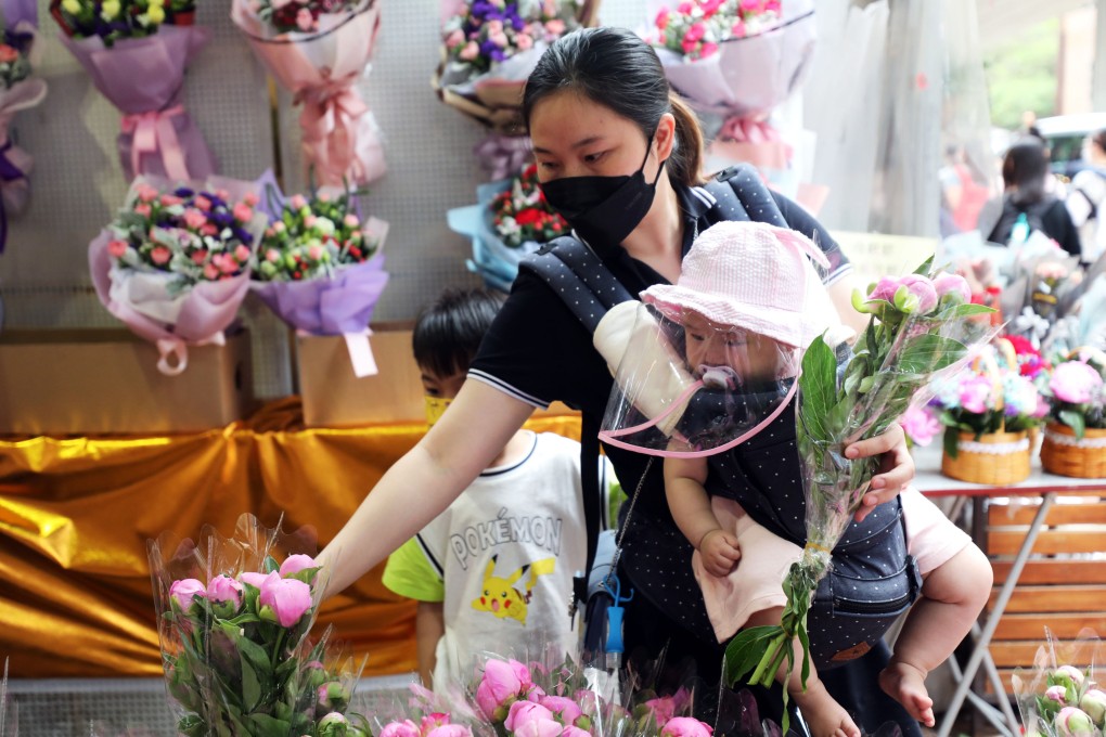Mong Kok’s flower market was buzzing with Hongkongers on Mother’s Day. Photo: Xiaomei Chen