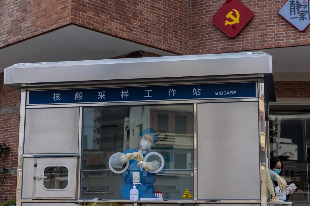 China intends to put Covid-19 testing booths within a 15-minute walk for residents of its largest cities. Photo: EPA-EFE