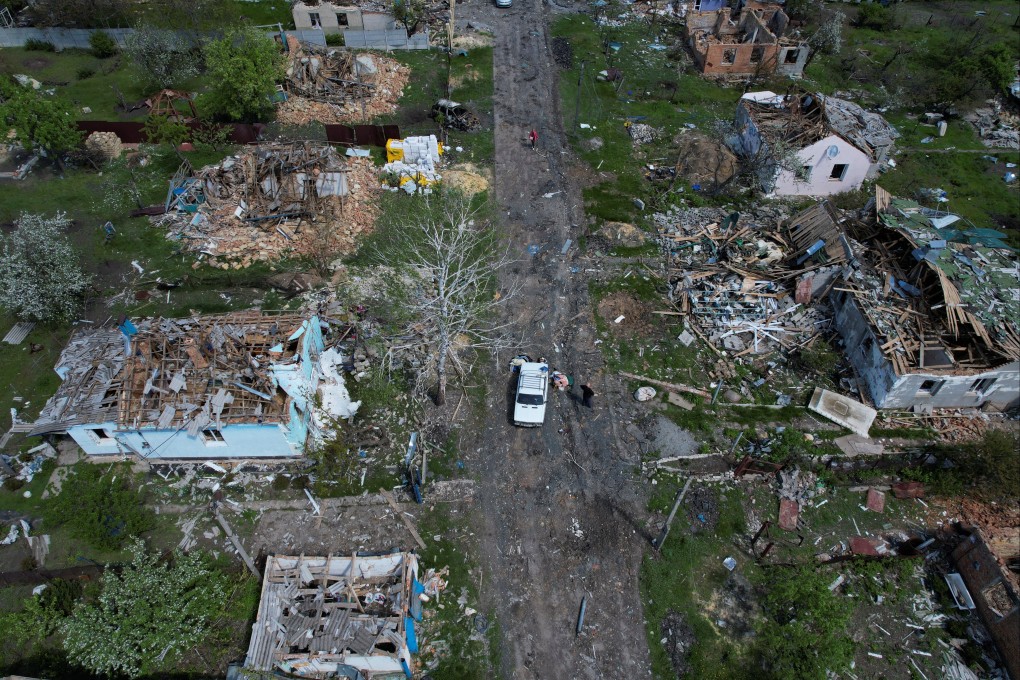 Destroyed houses are pictured in Vilhivka village, amid Russia’s attack on Ukraine, near Kharkiv, Ukraine, May 11, 2022.  Photo: Reuters