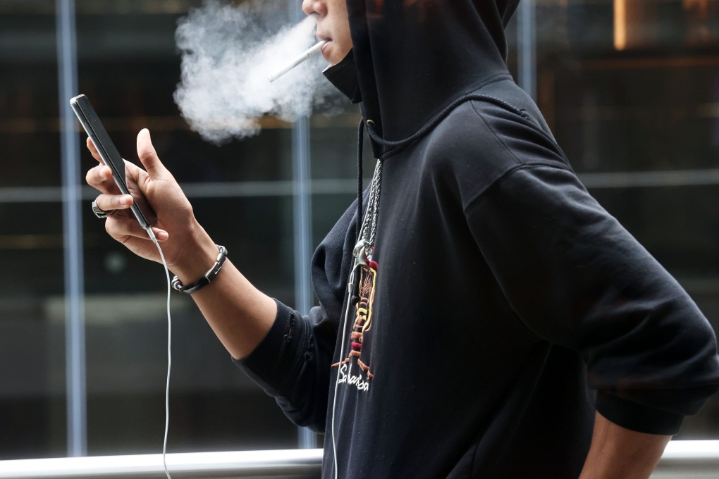 The government aims to reduce the proportion of smokers to 7.8 per cent by 2025. Photo: K. Y. Cheng