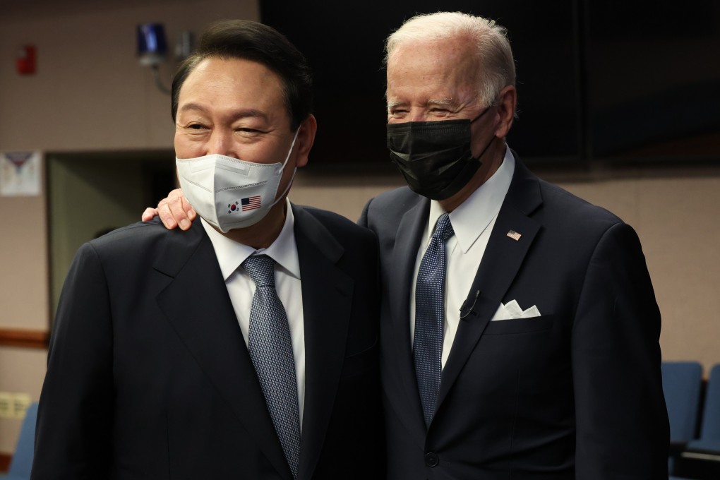 South Korean President Yoon Suk-yeol and US President Joe Biden visit the Korean Air and Space Operations Center at Osan Air Base. Photo: dpa