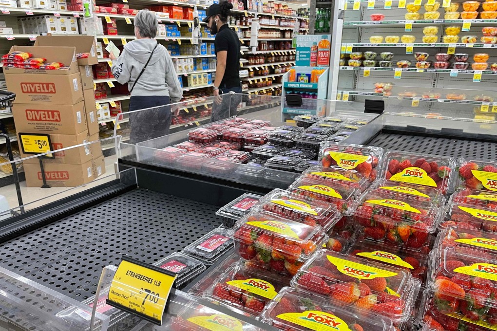 Shoppers check out the products at a Safeway grocery store in Annapolis, Maryland. US inflation continues to rise despite the Federal Reserve’s best efforts. Photo: AFP