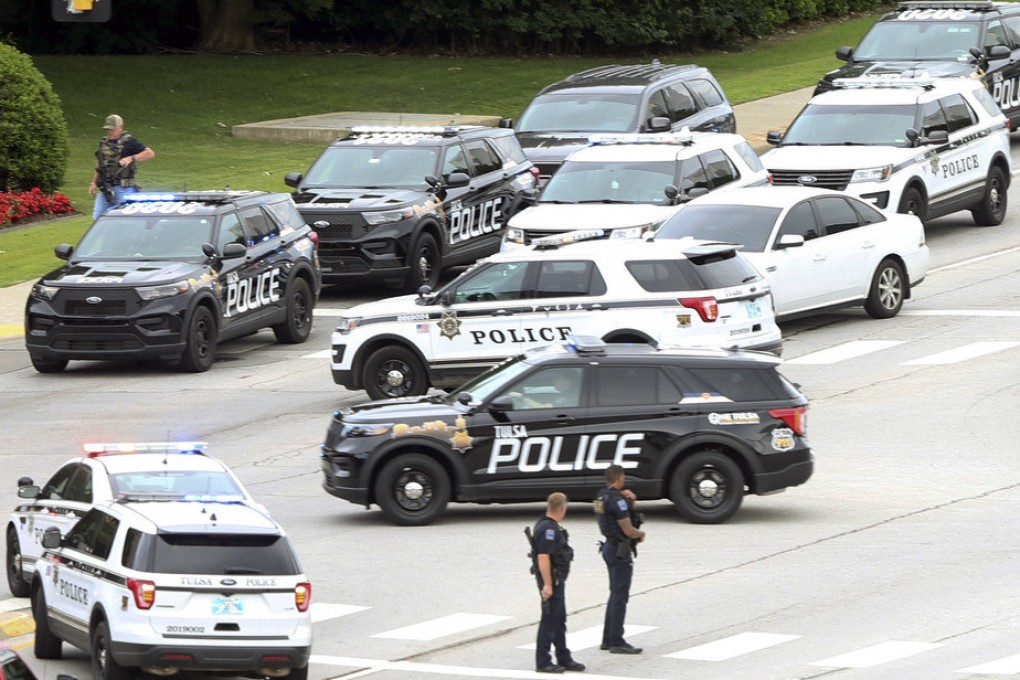 Tulsa police respond to a shooting at the Natalie Medical Building in Tusla, Oklahoma, on Wednesday. Photo: Tulsa World via AP