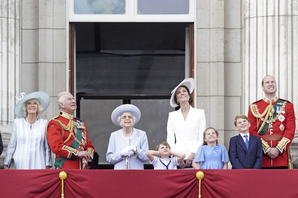 Queen Elizabeth, 96, and other royals watch a ‘flypast’ from the balcony of London’s Buckingham Place on the first of four days of celebrations to mark the Platinum Jubilee. The events are to celebrate the monarch’s unprecedented 70 years on the throne. Photo: via AP