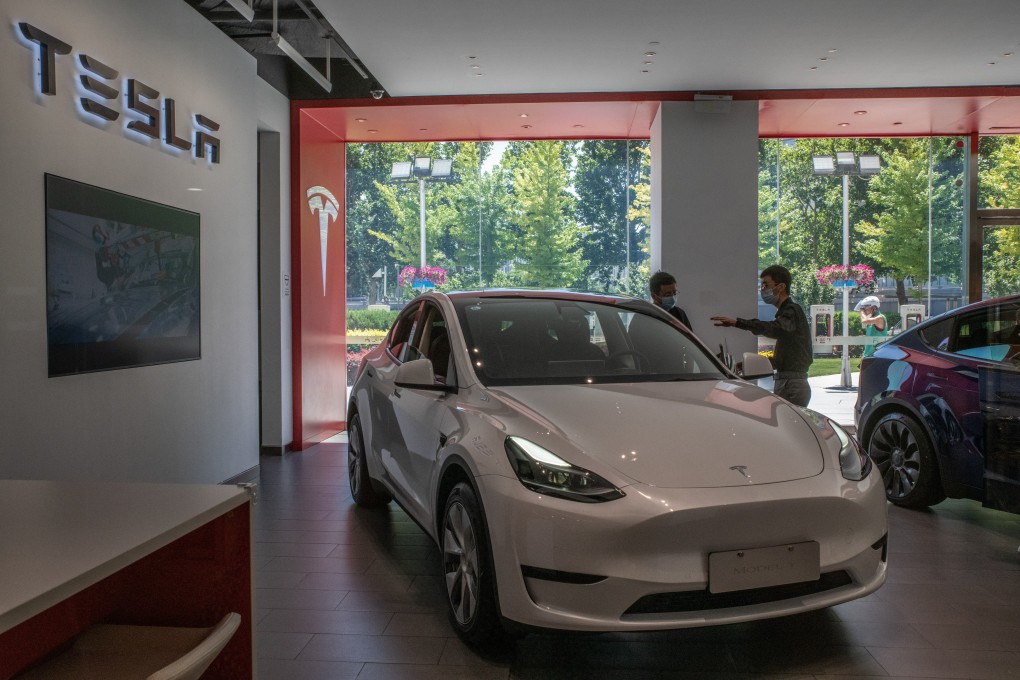 Tesla’s electric vehicle at the company’s showroom in Beijing on Monday, May 30, 2022. Photo: Bloomberg.