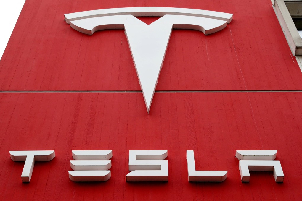 The logo of electric car manufacturer Tesla seen at a branch office in Bern, Switzerland, on October 28, 2020. Photo: Reuters
