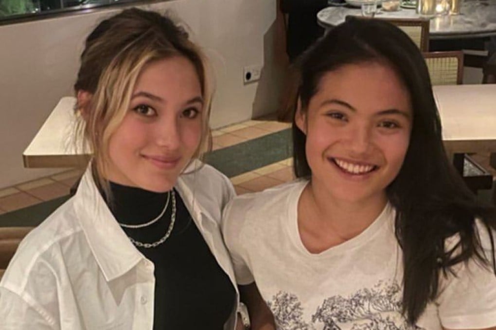 Eileen Gu and Emma Raducanu pose for a picture at a London restaurant. Photo: Instagram/@eileen_gu_
