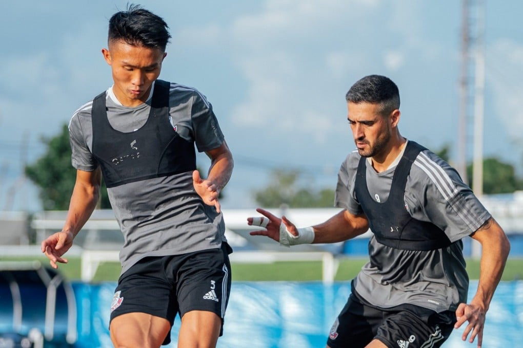Tsui Wang-kit returns to Lee Man in Thailand after recovering from Covid-19 during the Asian Cup qualifiers in Kolkata. Tsui in training with teammate Manuel Bleda. Photo: Lee Man