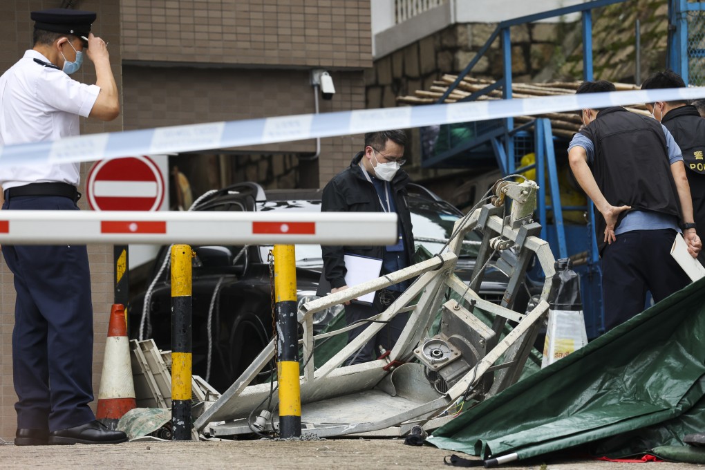 Industrial accident at Realty Gardens, Mid-Levels, where a gondola plunged about 20 storeys and two workmen were killed. Photo: Nora Tam