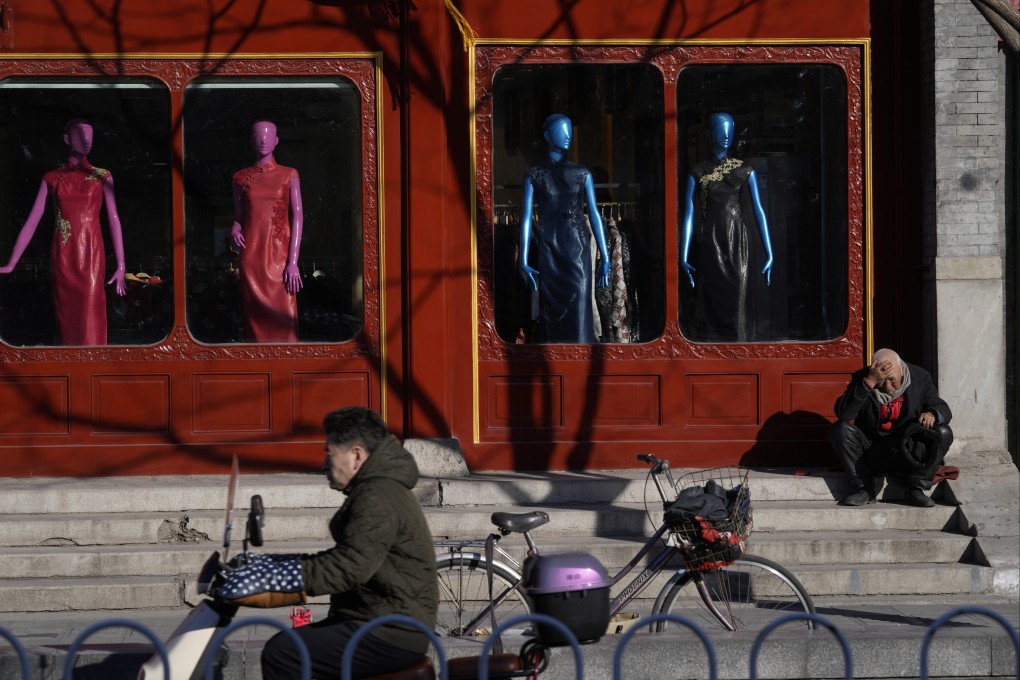 A PE firm backed by the family behind Maxim’s Caterers says it is optimistic about the long-term value of China’s mid-market companies. Photo: AP Photo