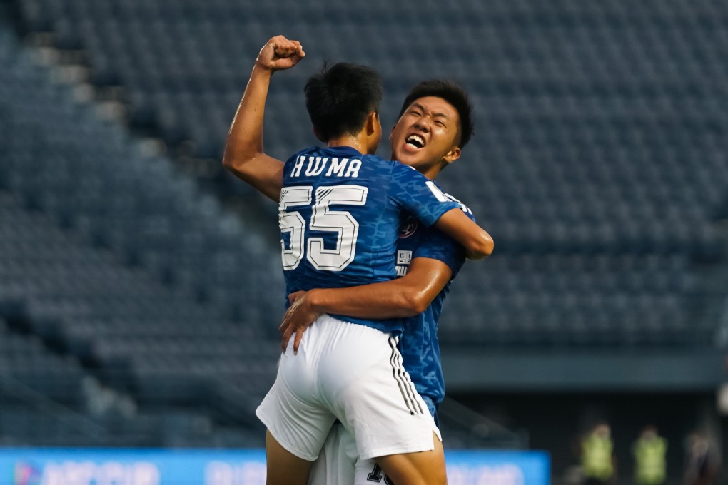 Ma Hei-wai celebrates with Eastern teammate Chu Wai-kwan after scoring against Lee Man. Photos: Eastern Long Lions