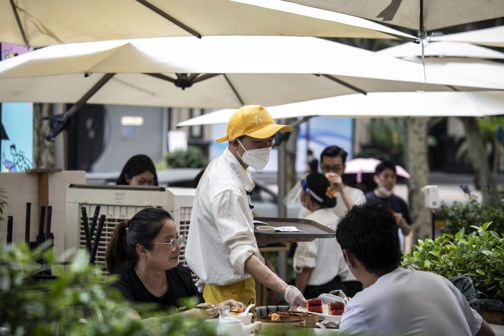 Customers at a restaurant during lunch hour in Shanghai on Wednesday. Photo: Bloomberg