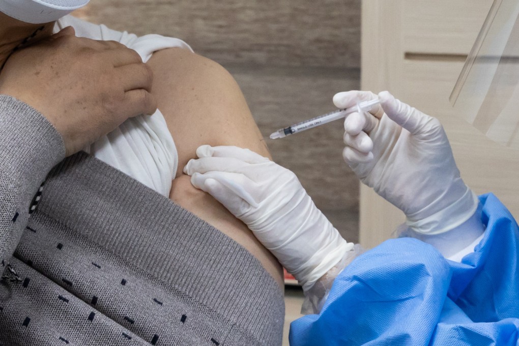 A nurse administers a dose of the AstraZeneca Plc Covid-19 vaccine at a health center in Seoul, South Korea. Photo: Bloomberg