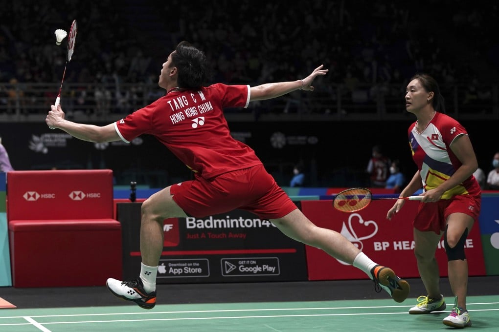 Hong Kong’s Tang Chun-man and Tse Ying-suet compete against Thailand’s Dechapol Puavaranukroh and Sapsiree Taerattanachai. Photo: AP
