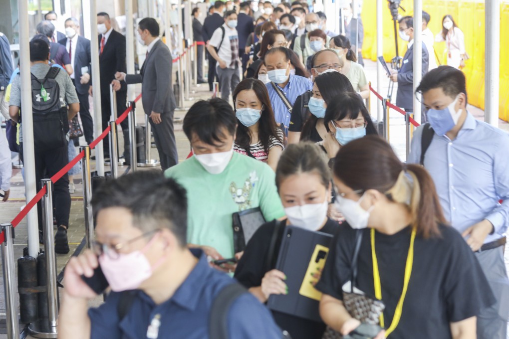Customers queued up for Villa Garda I flats in Lohas Park at Sino Land’s sales office in Tsim Sha Tsui on 7 July 2022. Photo: Xiaomei Chen