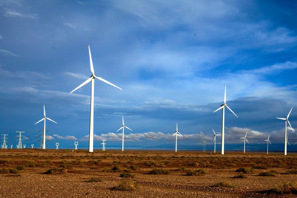 Lanzhou University of Technology researchers found that the spinning blades of a wind turbine could form an air pocket with turbulence that caused dust and sand to sink to the ground. Photo: Weibo