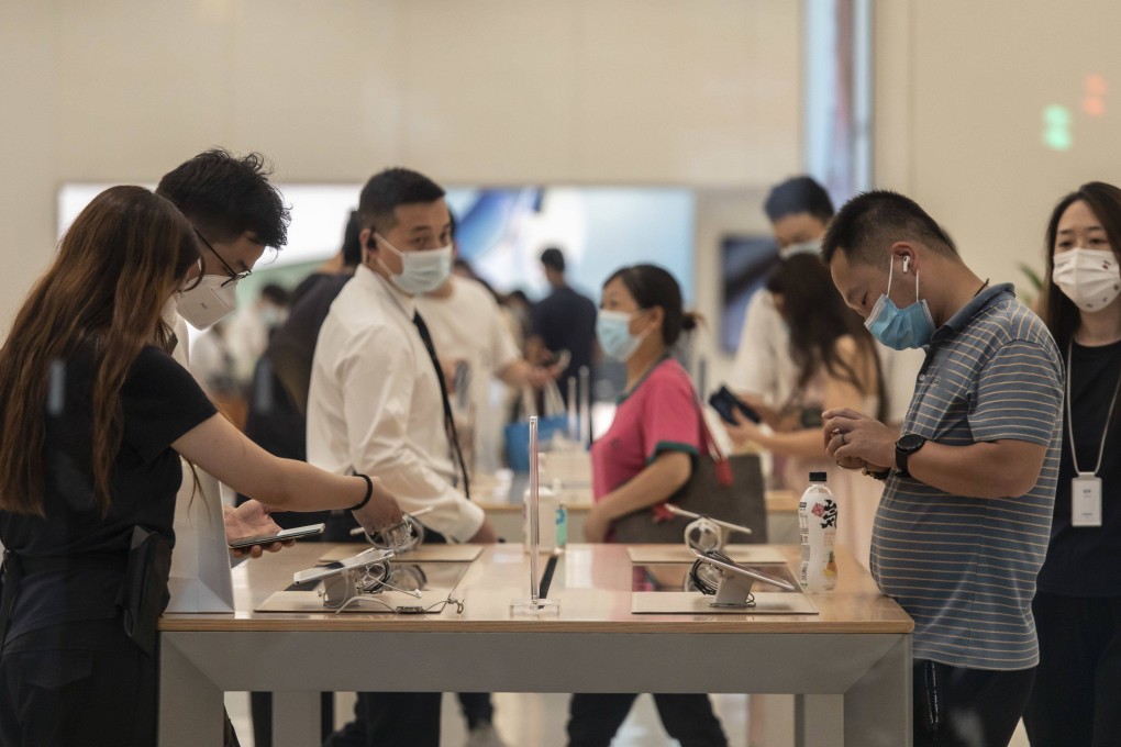Analysts argued that the uncertainties of Covid-19 measures will continue to loom over domestic consumption, which is still significantly weaker than pre-pandemic levels, despite some recovery. Photo: Bloomberg.