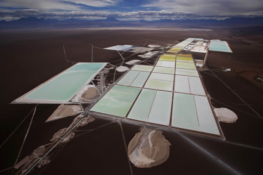 An aerial view of the brine pools and processing areas of the Rockwood lithium plant on the Atacama salt flat in the Atacama desert of northern Chile on January 10, 2013. Photo: Reuters