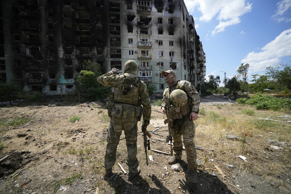Russian soldiers in Sievierodonetsk - territory in Luhansk, eastern Ukraine, under Moscow’s control. Photo: AP